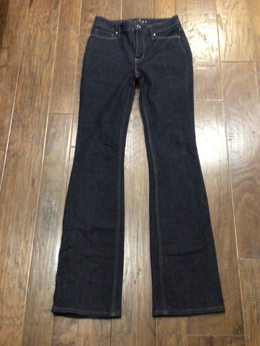 White House Black market. The skinny flare jeans. Size 0L new condition